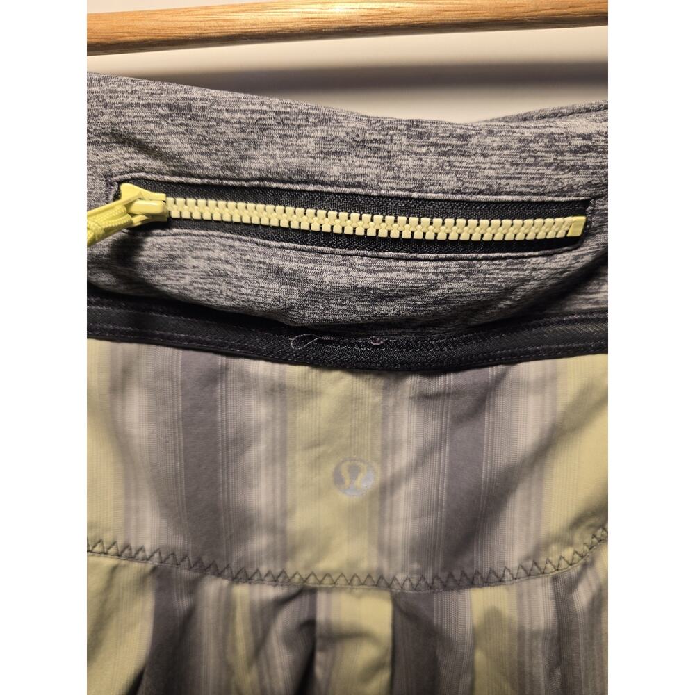 LULULEMON Pickleball Ombré Run Reflective Yellow Gray Striped Skort Sz 6 tennis - Picture 5 of 7